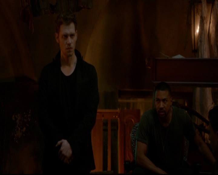 VampireDiariesWorld-dot-nl_TheOriginals_3x22TheBloodyCrown1850.jpg