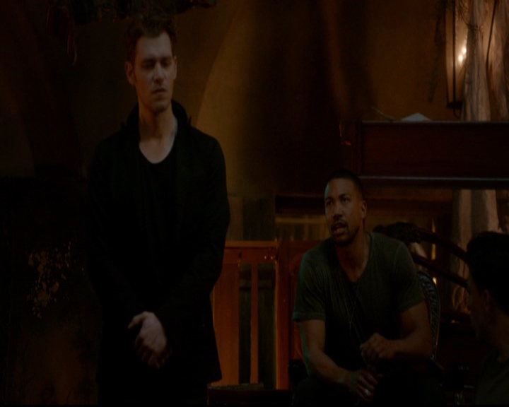 VampireDiariesWorld-dot-nl_TheOriginals_3x22TheBloodyCrown1852.jpg