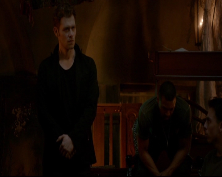 VampireDiariesWorld-dot-nl_TheOriginals_3x22TheBloodyCrown1855.jpg