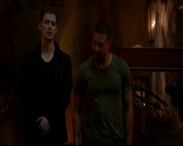 VampireDiariesWorld-dot-nl_TheOriginals_3x22TheBloodyCrown1863.jpg