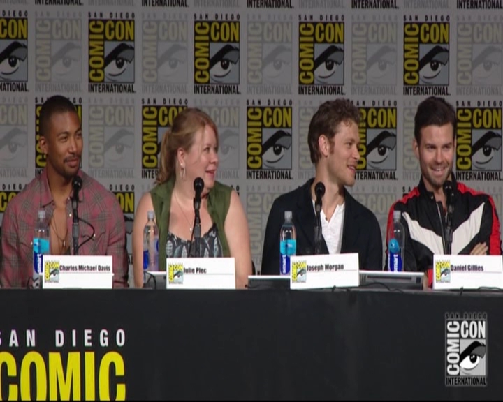 VampireDiariesWorld-dot-nl_TheOriginals_Season3-2015ComicConPanel0423.jpg