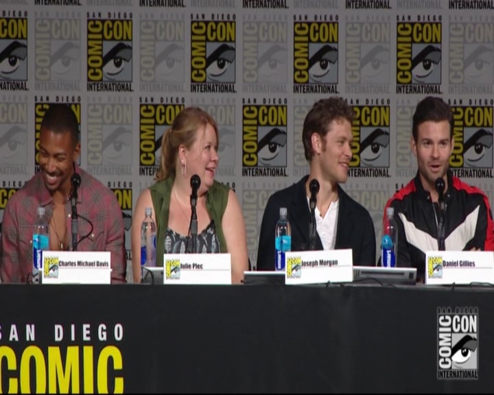 VampireDiariesWorld-dot-nl_TheOriginals_Season3-2015ComicConPanel0424.jpg