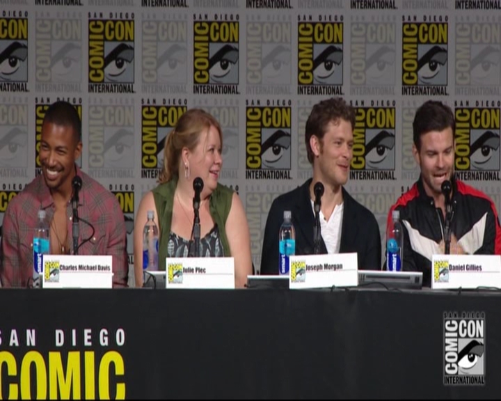 VampireDiariesWorld-dot-nl_TheOriginals_Season3-2015ComicConPanel0425.jpg