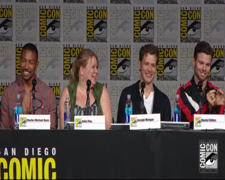 VampireDiariesWorld-dot-nl_TheOriginals_Season3-2015ComicConPanel0428.jpg