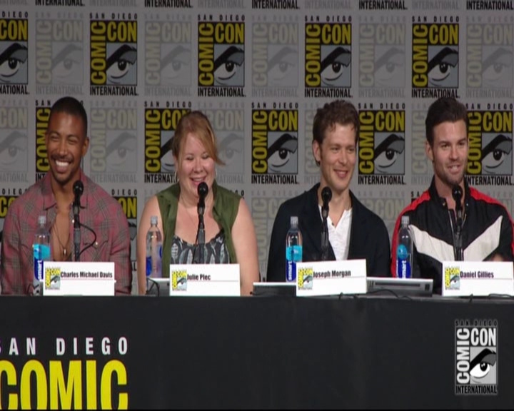 VampireDiariesWorld-dot-nl_TheOriginals_Season3-2015ComicConPanel0429.jpg