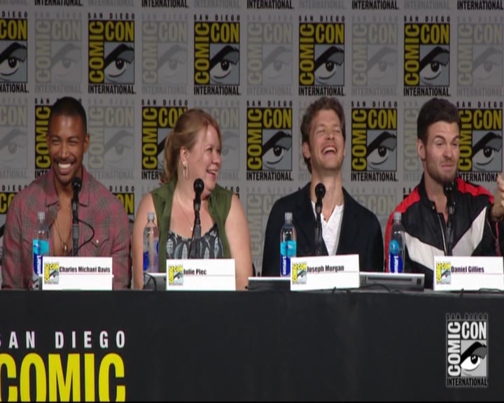 VampireDiariesWorld-dot-nl_TheOriginals_Season3-2015ComicConPanel0432.jpg