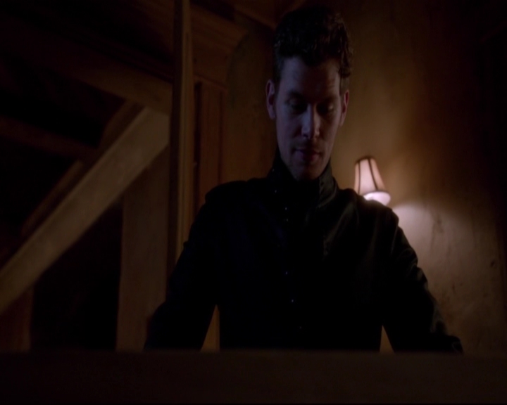 VampireDiariesWorld-dot-nl_TheOriginals_3x02YouHungTheMoon-deletedscenes0011.jpg