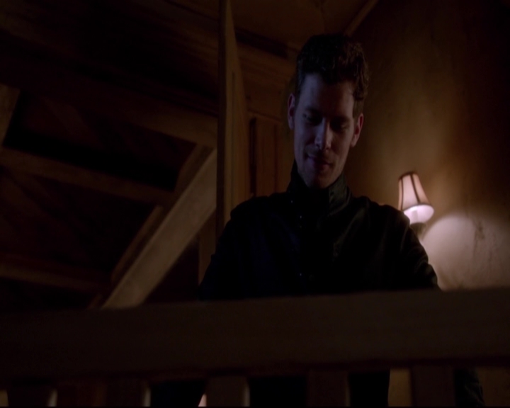 VampireDiariesWorld-dot-nl_TheOriginals_3x02YouHungTheMoon-deletedscenes0015.jpg