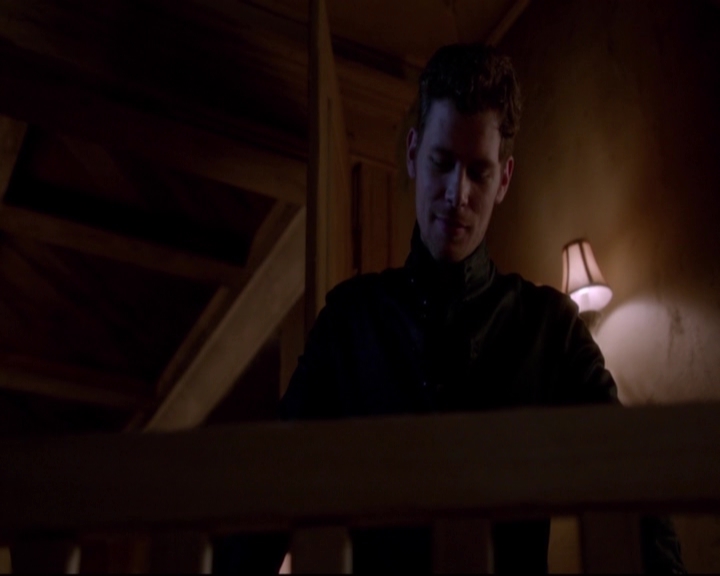 VampireDiariesWorld-dot-nl_TheOriginals_3x02YouHungTheMoon-deletedscenes0016.jpg