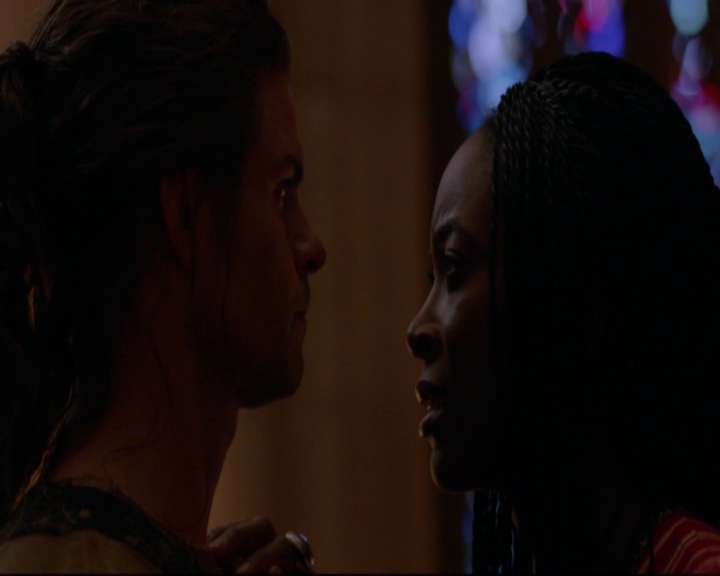 VampireDiariesWorld-dot-nl_TheOriginals_3x12DeadAngels-deletedscenes0095.jpg