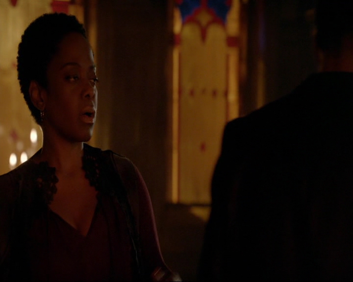 VampireDiaries-dot-nl_TheOriginals4x02NoQuarter0226.jpg