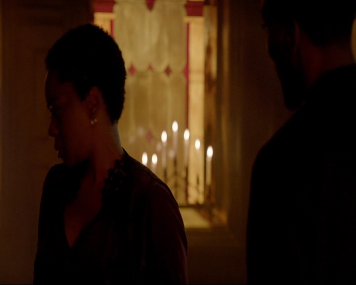 VampireDiaries-dot-nl_TheOriginals4x02NoQuarter0234.jpg