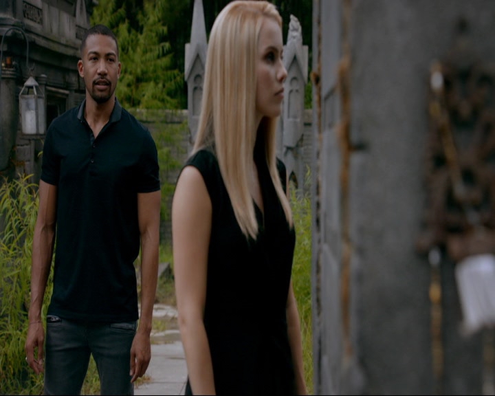 VampireDiaries-dot-nl_TheOriginals4x02NoQuarter0571.jpg