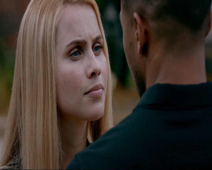 VampireDiaries-dot-nl_TheOriginals4x02NoQuarter0606.jpg