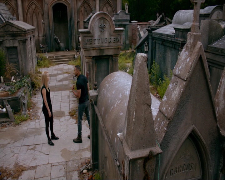 VampireDiaries-dot-nl_TheOriginals4x02NoQuarter0918.jpg