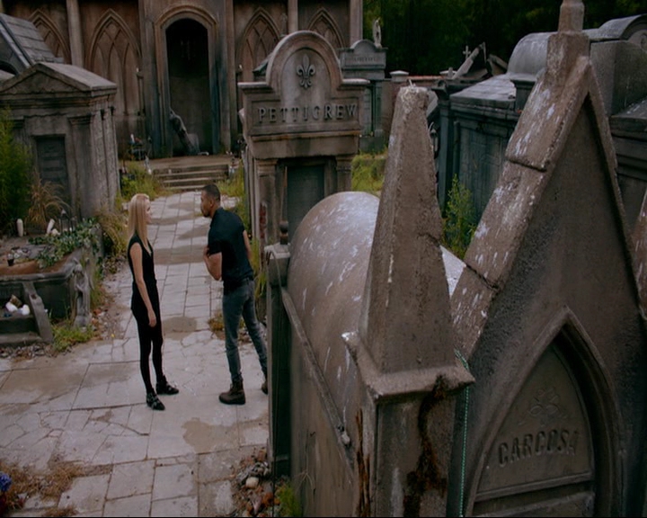 VampireDiaries-dot-nl_TheOriginals4x02NoQuarter0919.jpg