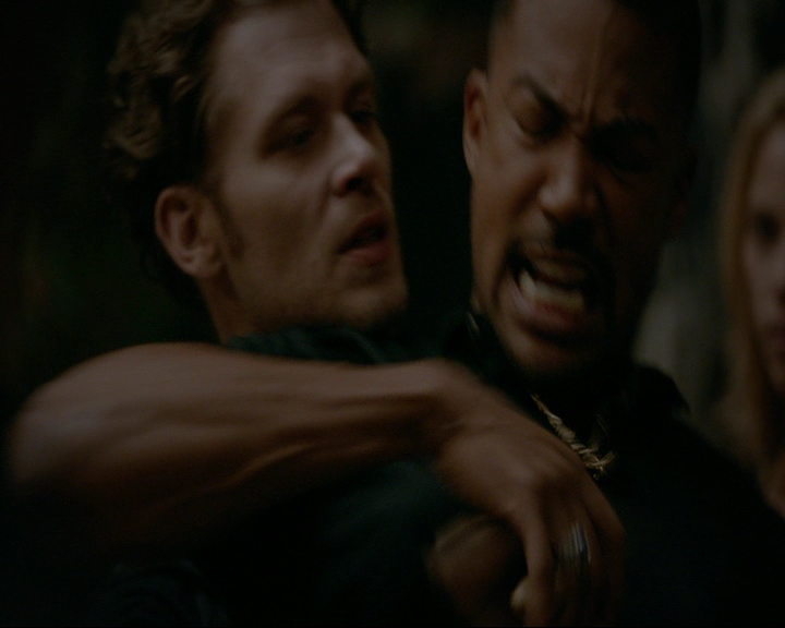 VampireDiaries-dot-nl_TheOriginals4x02NoQuarter1765.jpg