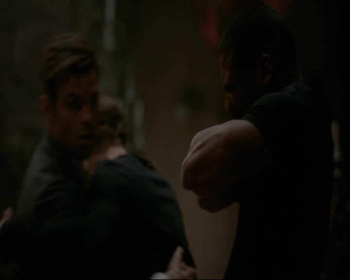 VampireDiaries-dot-nl_TheOriginals4x02NoQuarter1769.jpg