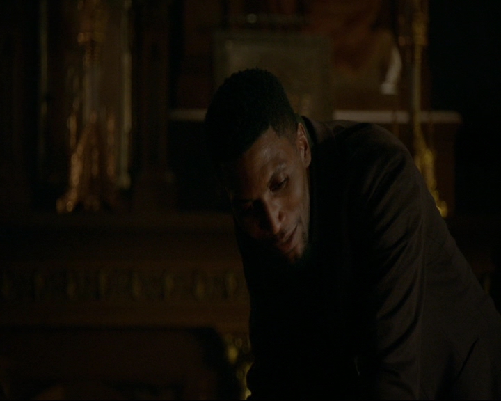 VampireDiaries-dot-nl_TheOriginals4x03HaunterOfRuins0515.jpg