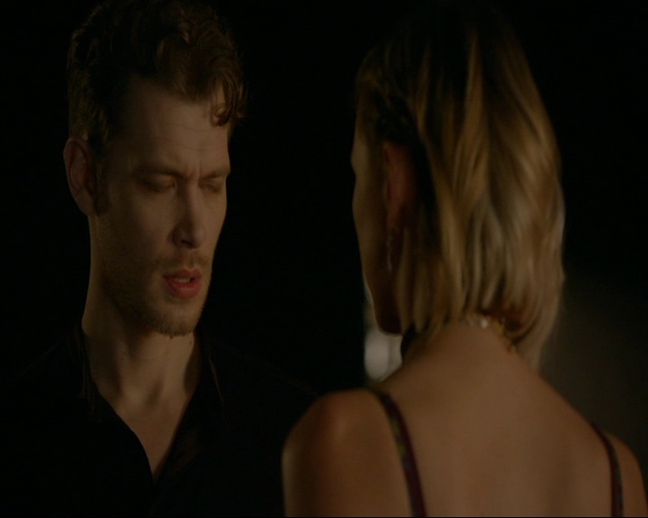 VampireDiaries-dot-nl_TheOriginals4x05IHearYouKnocking0568.jpg