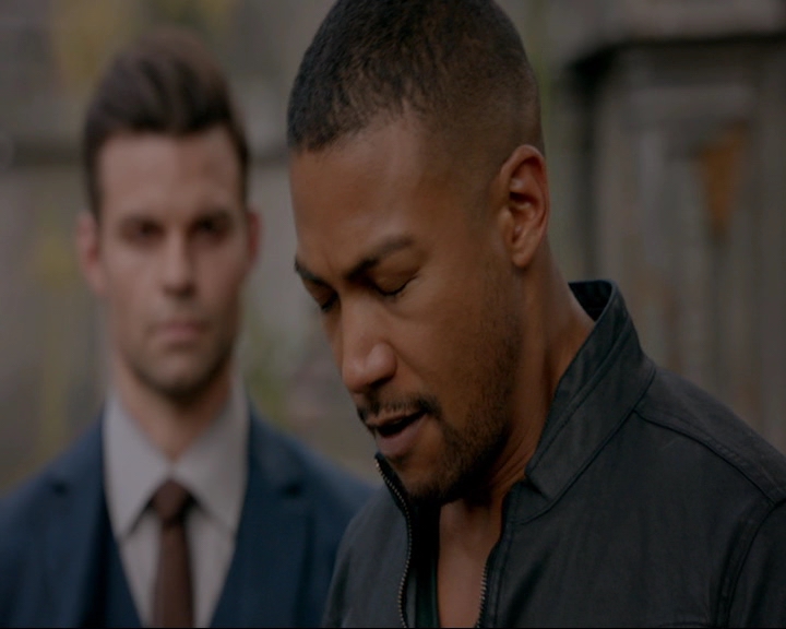 VampireDiaries-dot-nl_TheOriginals4x05IHearYouKnocking0702.jpg