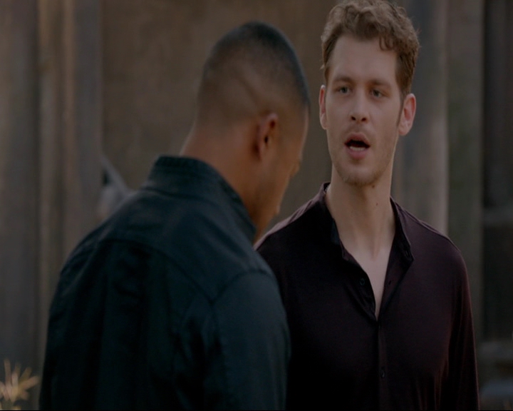 VampireDiaries-dot-nl_TheOriginals4x05IHearYouKnocking0703.jpg