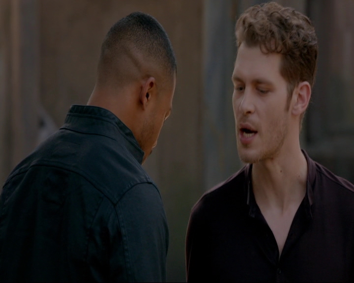 VampireDiaries-dot-nl_TheOriginals4x05IHearYouKnocking0704.jpg