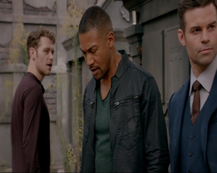 VampireDiaries-dot-nl_TheOriginals4x05IHearYouKnocking0706.jpg