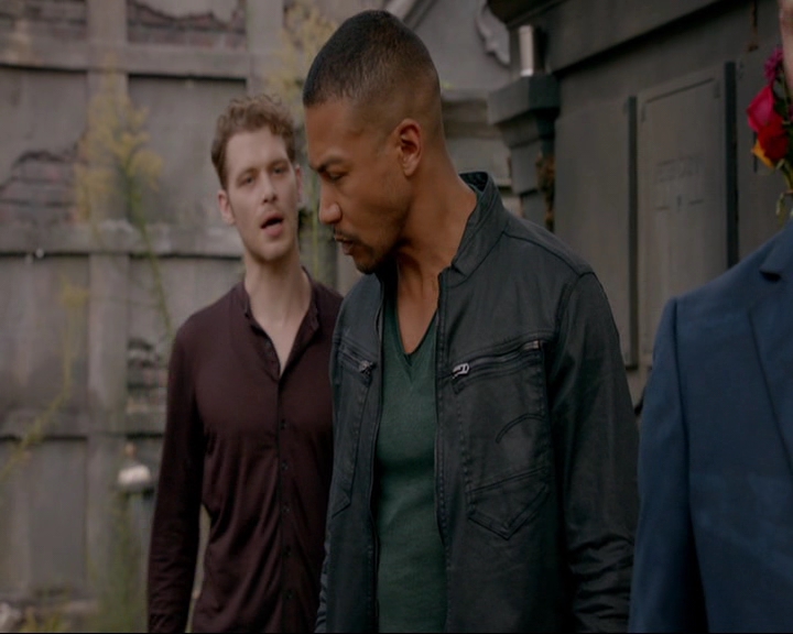 VampireDiaries-dot-nl_TheOriginals4x05IHearYouKnocking0707.jpg