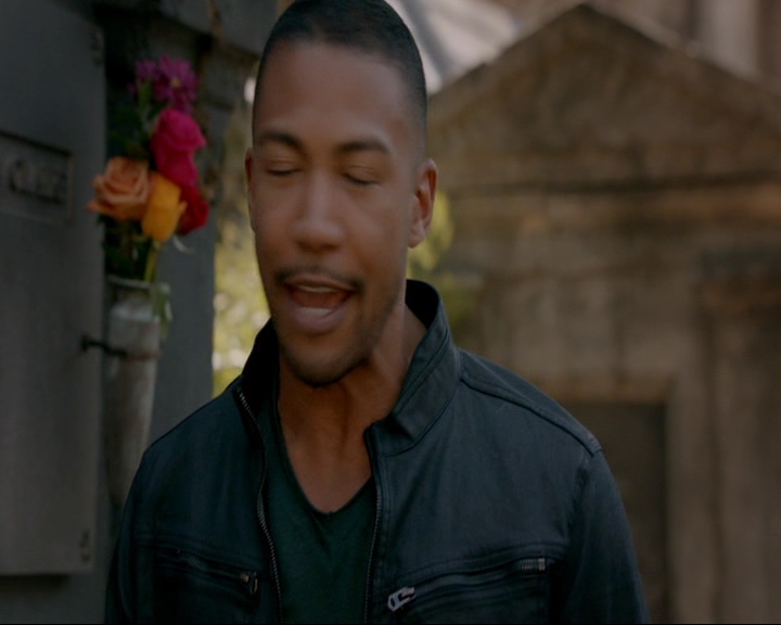 VampireDiaries-dot-nl_TheOriginals4x05IHearYouKnocking0717.jpg