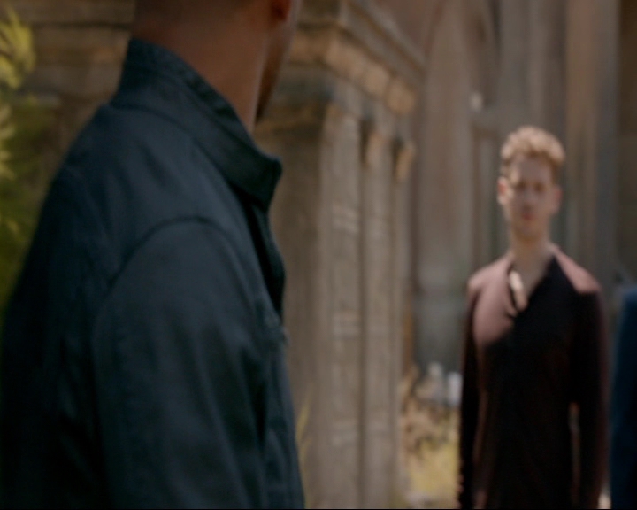 VampireDiaries-dot-nl_TheOriginals4x05IHearYouKnocking0719.jpg