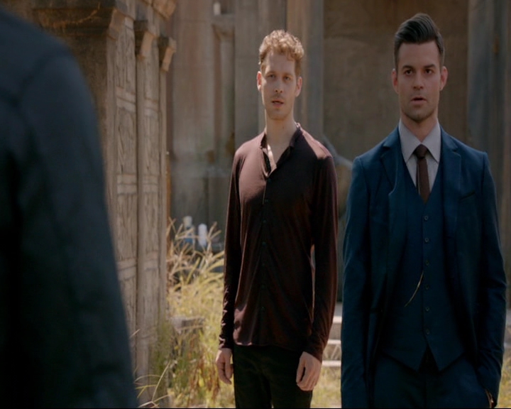 VampireDiaries-dot-nl_TheOriginals4x05IHearYouKnocking0720.jpg