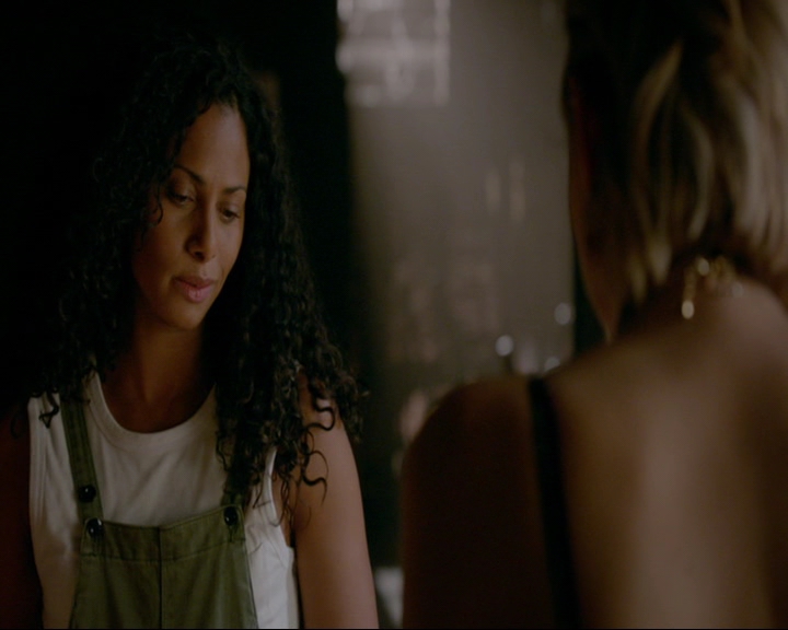 VampireDiaries-dot-nl_TheOriginals4x05IHearYouKnocking0915.jpg