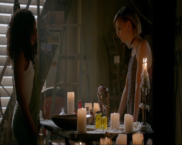 VampireDiaries-dot-nl_TheOriginals4x05IHearYouKnocking0924.jpg