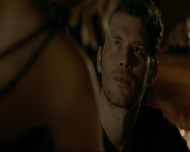 VampireDiaries-dot-nl_TheOriginals4x05IHearYouKnocking1924.jpg