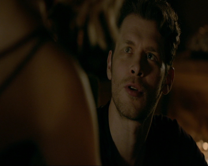 VampireDiaries-dot-nl_TheOriginals4x05IHearYouKnocking1925.jpg