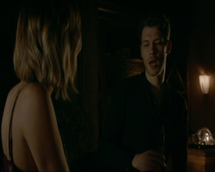 VampireDiaries-dot-nl_TheOriginals4x05IHearYouKnocking1942.jpg