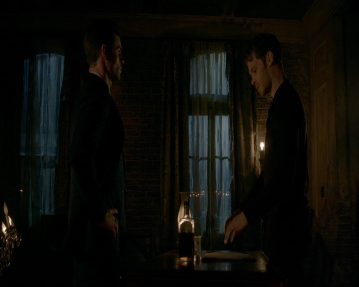 VampireDiaries-dot-nl_TheOriginals4x05IHearYouKnocking1952.jpg