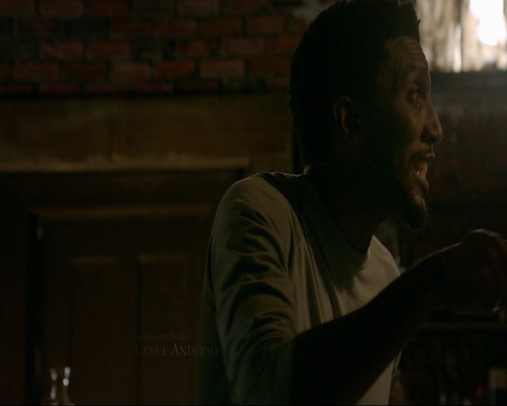 VampireDiaries-dot-nl_TheOriginals4x06BagOfCobras0168.jpg