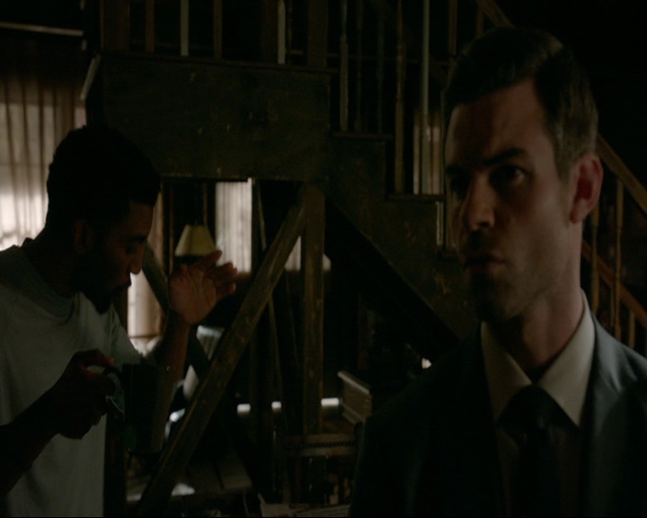 VampireDiaries-dot-nl_TheOriginals4x06BagOfCobras0192.jpg