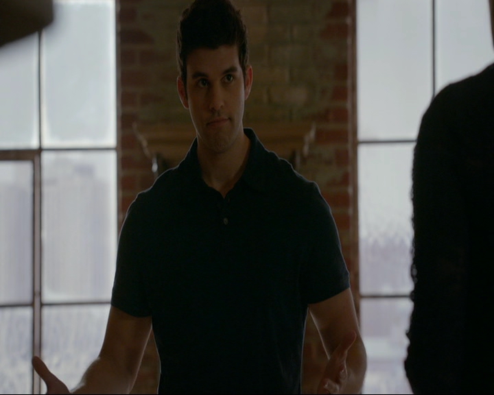 VampireDiaries-dot-nl_TheOriginals4x06BagOfCobras0308.jpg