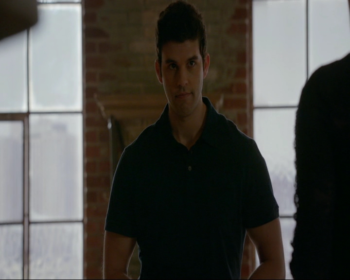 VampireDiaries-dot-nl_TheOriginals4x06BagOfCobras0309.jpg