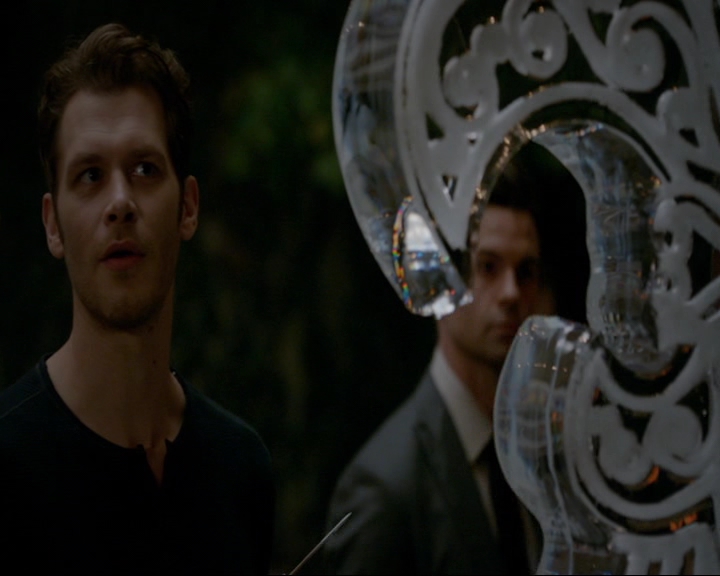 VampireDiaries-dot-nl_TheOriginals4x06BagOfCobras0403.jpg