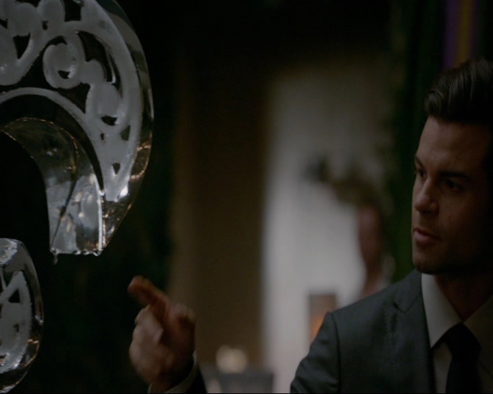 VampireDiaries-dot-nl_TheOriginals4x06BagOfCobras0405.jpg