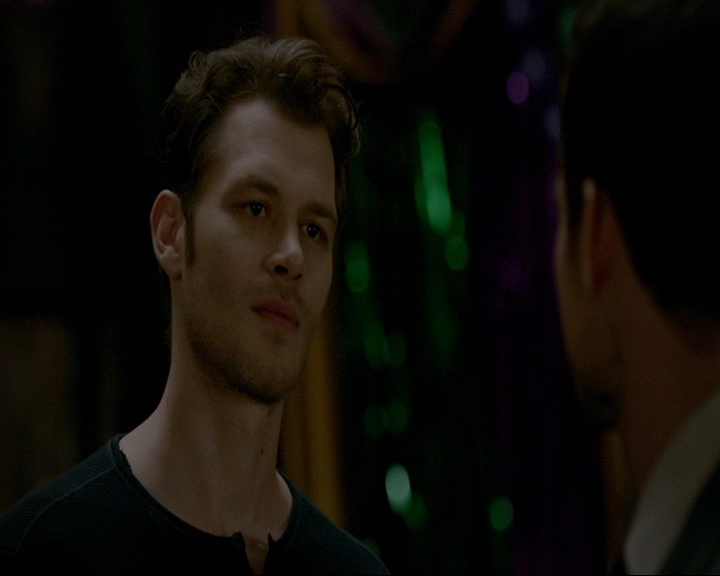 VampireDiaries-dot-nl_TheOriginals4x06BagOfCobras0430.jpg