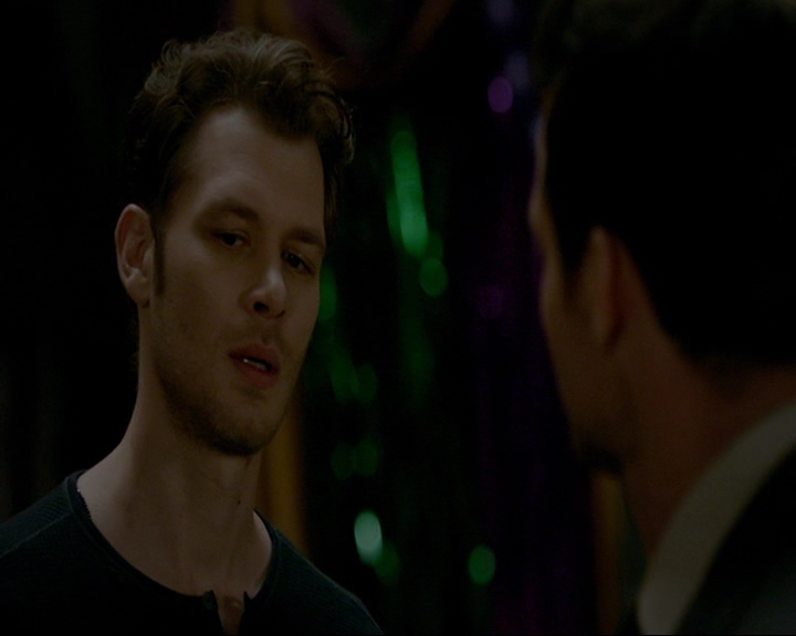 VampireDiaries-dot-nl_TheOriginals4x06BagOfCobras0432.jpg