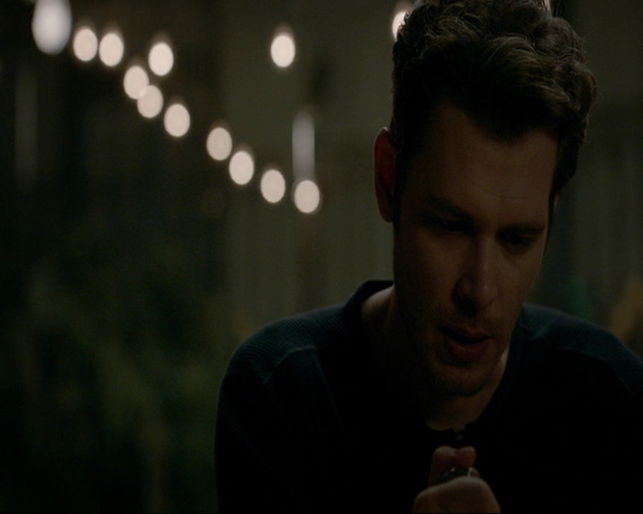 VampireDiaries-dot-nl_TheOriginals4x06BagOfCobras0446.jpg