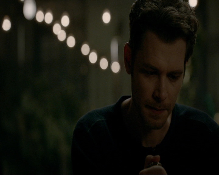 VampireDiaries-dot-nl_TheOriginals4x06BagOfCobras0447.jpg