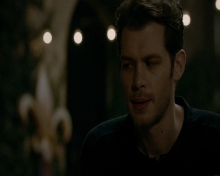 VampireDiaries-dot-nl_TheOriginals4x06BagOfCobras0452.jpg