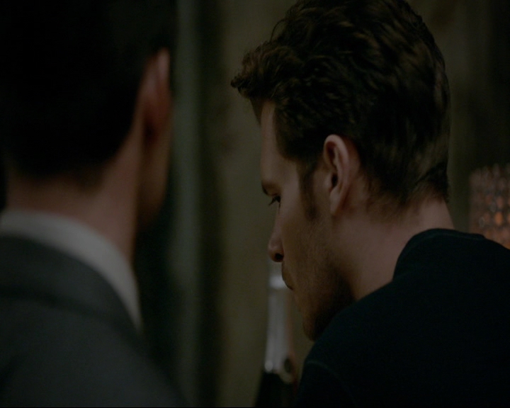 VampireDiaries-dot-nl_TheOriginals4x06BagOfCobras0460.jpg